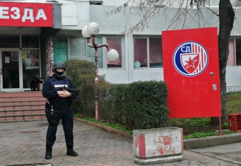 Policija upala na stadione Partizana i Zvezde: Uhićeno 17 osoba